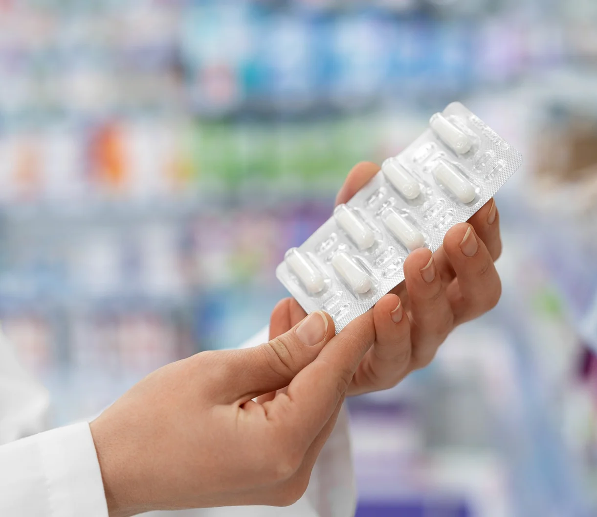 Distributing medicines to the community